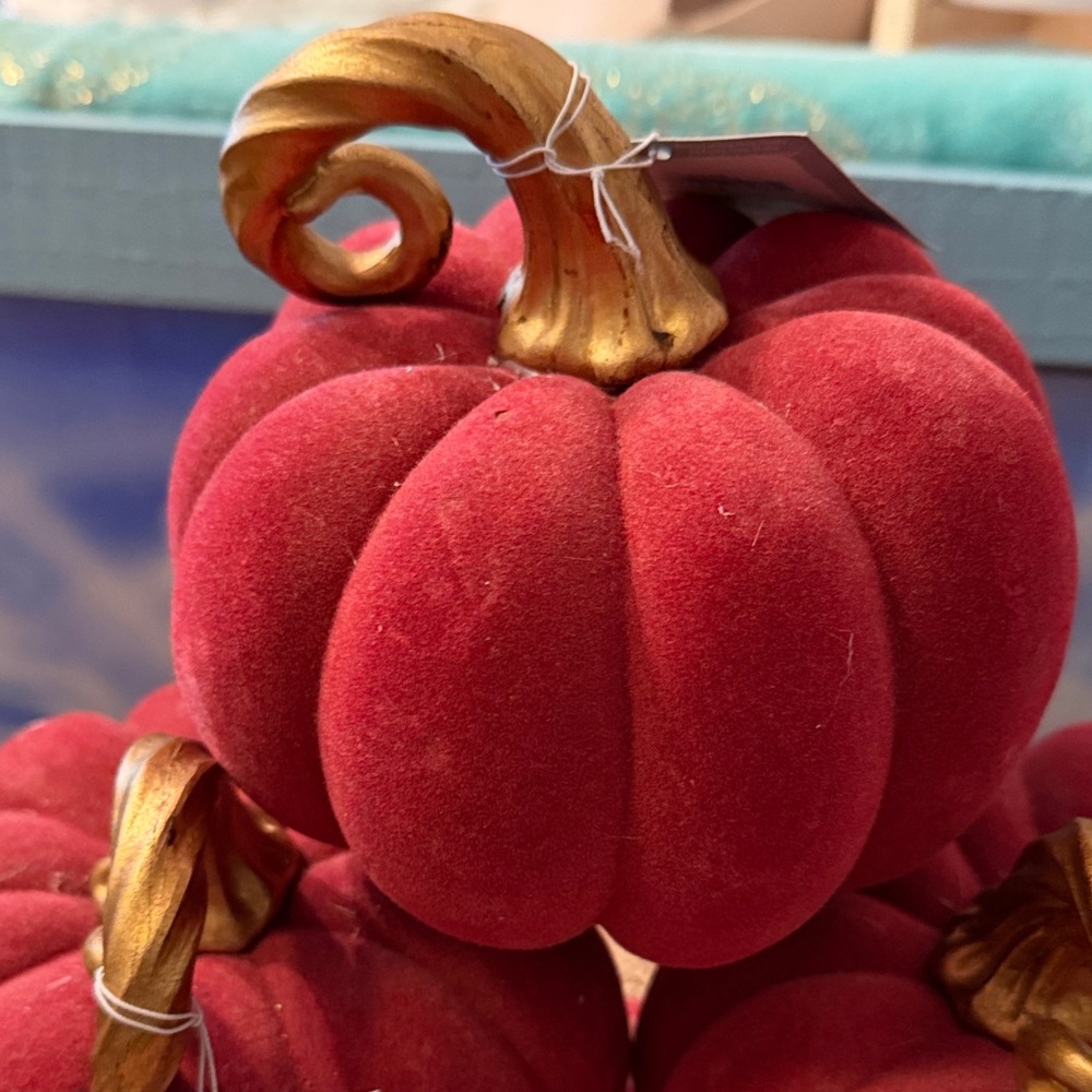 🎃🎃🎃BOGOHO🎃🎃🎃Rust Color Velvet Pumpkins with Gold Stems Set of 3 - Picture 2 of 6